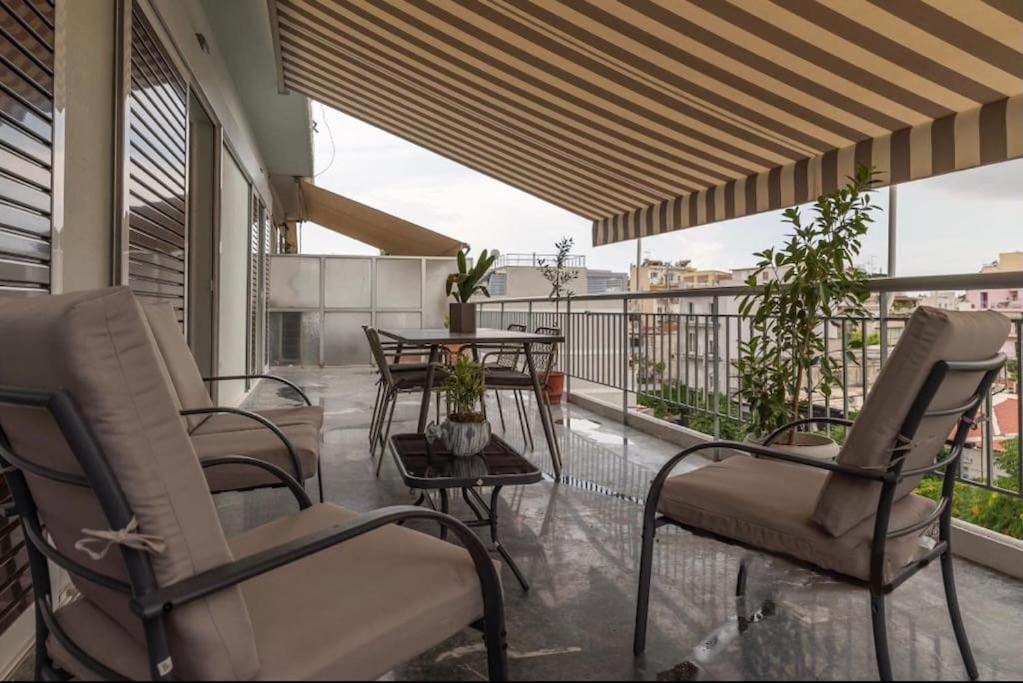 אתונה Artistic Apt In Vibrant Gazi With Large Terrace By Ghh מראה חיצוני תמונה