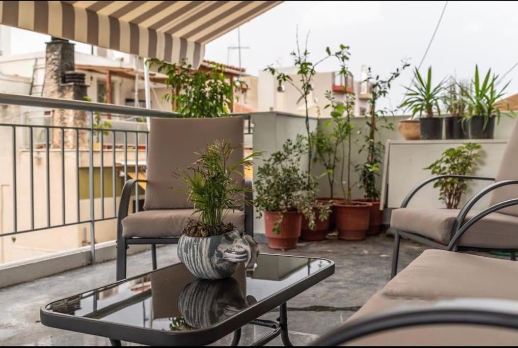 אתונה Artistic Apt In Vibrant Gazi With Large Terrace By Ghh מראה חיצוני תמונה