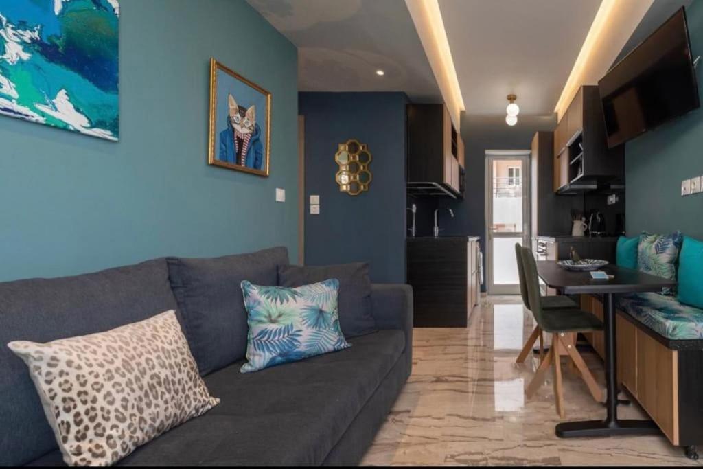 אתונה Artistic Apt In Vibrant Gazi With Large Terrace By Ghh מראה חיצוני תמונה