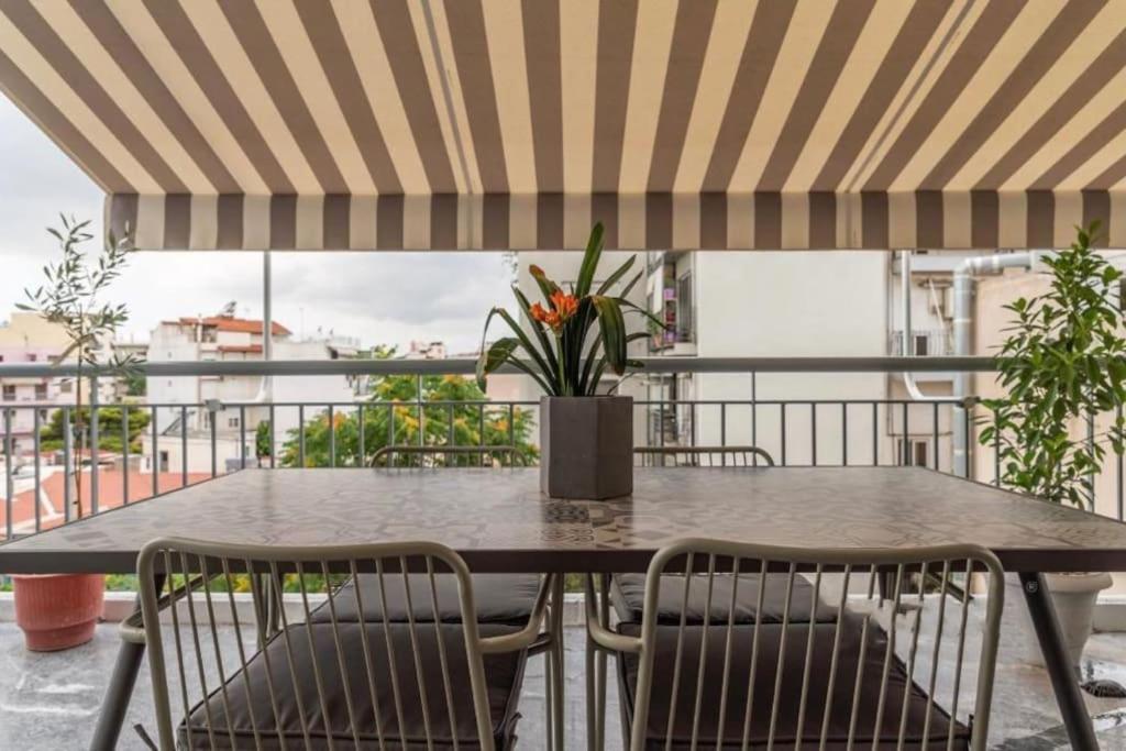 אתונה Artistic Apt In Vibrant Gazi With Large Terrace By Ghh מראה חיצוני תמונה